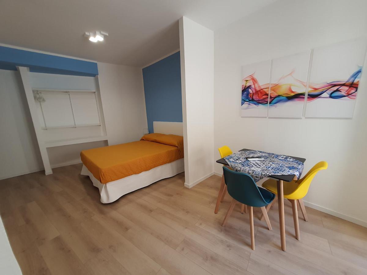 A Casa Di Claudia Apartment ปาแลร์โม ภายนอก รูปภาพ