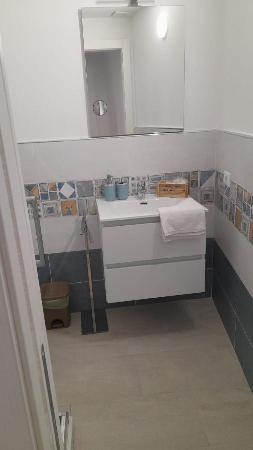 A Casa Di Claudia Apartment ปาแลร์โม ภายนอก รูปภาพ